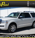 lincoln navigator l 2008 off white suv gasoline 8 cylinders rear wheel drive automatic 77043