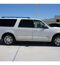 lincoln navigator l 2008 off white suv gasoline 8 cylinders rear wheel drive automatic 77043