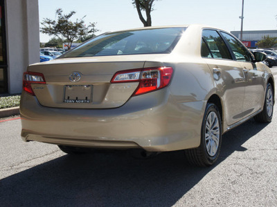 toyota camry 2012 tan sedan le gasoline 4 cylinders front wheel drive automatic 75080