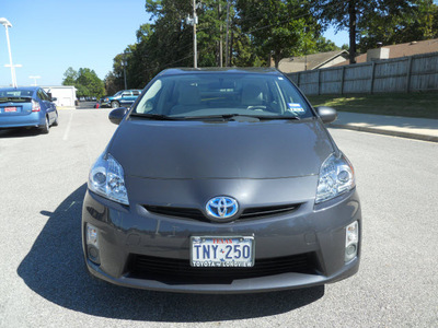 toyota prius 2010 gray ii hybrid 4 cylinders front wheel drive automatic 75604
