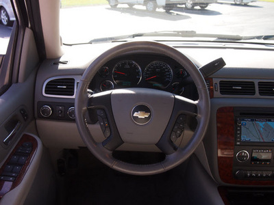 chevrolet avalanche 2008 white suv ltz flex fuel 8 cylinders 4 wheel drive automatic with overdrive 28557