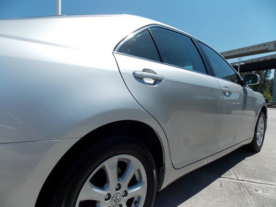 toyota camry 2011 silver sedan le gasoline 4 cylinders front wheel drive automatic with overdrive 77099