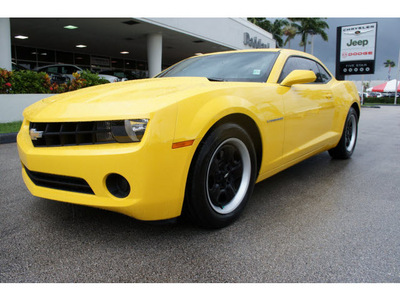 chevrolet camaro 2012 yellow coupe ls 6 cylinders automatic 33157