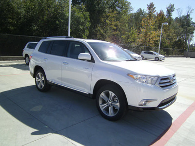 toyota highlander 2013 white suv limited gasoline 6 cylinders front wheel drive automatic 75569