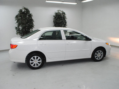 toyota corolla 2010 white sedan gasoline 4 cylinders front wheel drive automatic 91731