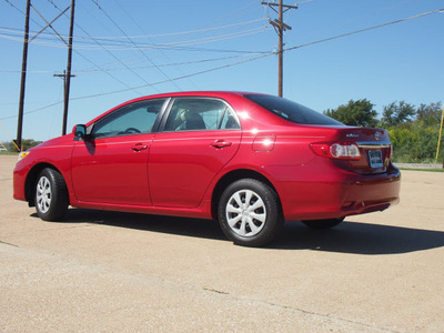 toyota corolla 2011 red sedan le gasoline 4 cylinders front wheel drive automatic 76502