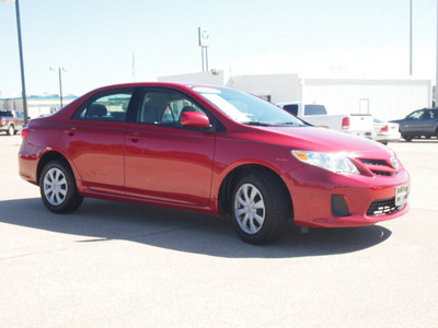 toyota corolla 2011 red sedan le gasoline 4 cylinders front wheel drive automatic 76502