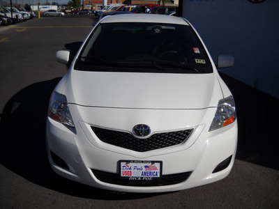 toyota yaris 2010 white sedan gasoline 4 cylinders front wheel drive automatic 79925