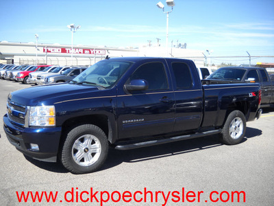 chevrolet silverado 1500 2011 blue ltz 8 cylinders automatic 79925