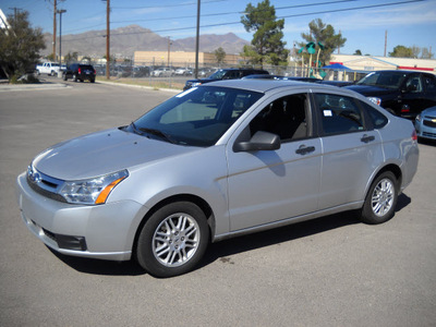 ford focus 2011 silver sedan 4 cylinders automatic 79925