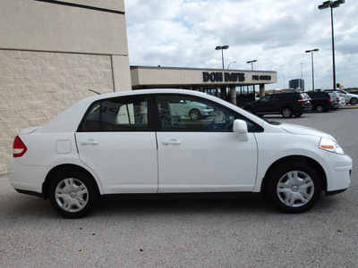 nissan versa 2011 white sedan gasoline 4 cylinders front wheel drive automatic with overdrive 76011