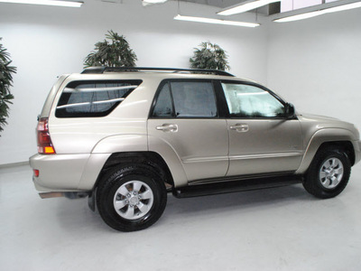 toyota 4runner 2004 gold suv sr5 gasoline 6 cylinders rear wheel drive automatic 91731