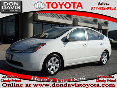 toyota prius 2006 white hatchback hybrid 4 cylinders front wheel drive automatic 76011
