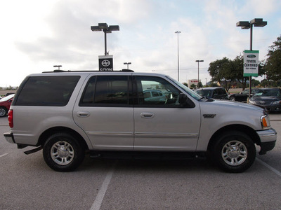 ford expedition 2001 silver suv xlt gasoline 8 cylinders rear wheel drive automatic with overdrive 76011