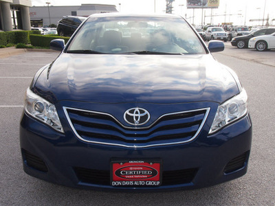 toyota camry 2011 blue sedan le gasoline 4 cylinders front wheel drive automatic 76011