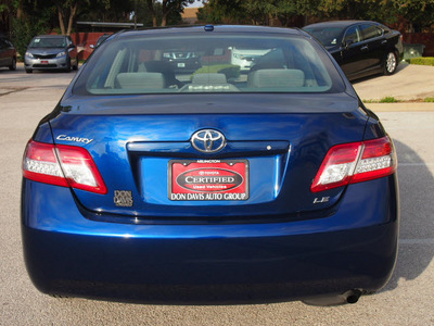 toyota camry 2011 blue sedan le gasoline 4 cylinders front wheel drive automatic 76011