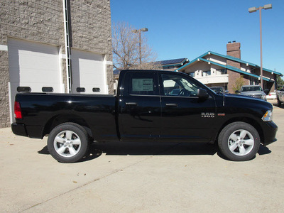 ram 1500 2013 black clearcoat express 8 cylinders automatic 80301