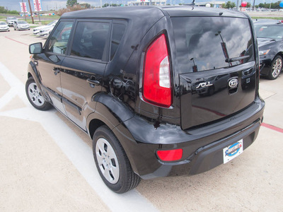 kia soul 2013 shadow hatchback gasoline 4 cylinders front wheel drive 6 speed automatic 76205