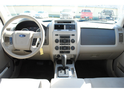 ford escape 2012 white suv xlt 4 cylinders automatic 77575