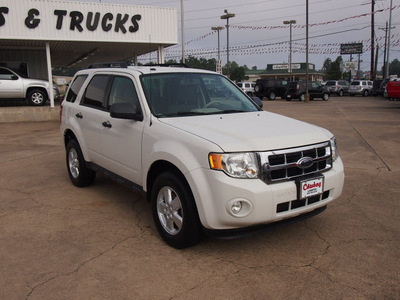 ford escape 2009 white suv xlt 6 cylinders automatic 77657