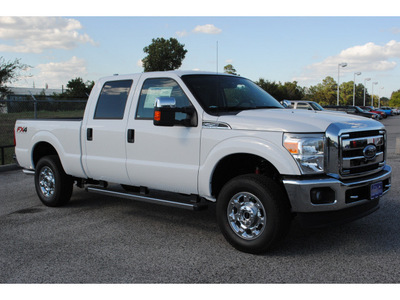 ford f 250 super duty 2012 white xlt fx4 8 cylinders shiftable automatic 77532