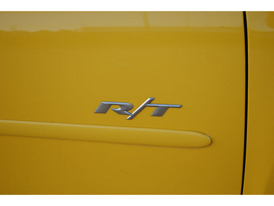 dodge neon 2003 yellow sedan r t gasoline 4 cylinders front wheel drive standard 77539