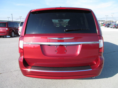 chrysler town and country 2013 red van touring flex fuel 6 cylinders front wheel drive automatic 45840