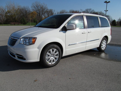 chrysler town and country 2013 white van touring flex fuel 6 cylinders front wheel drive automatic 45840