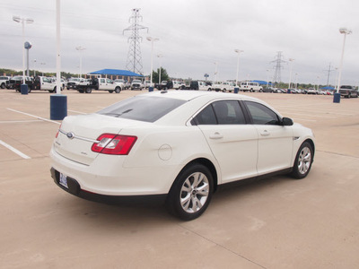 ford taurus 2011 white sedan sel gasoline 6 cylinders front wheel drive automatic 76108