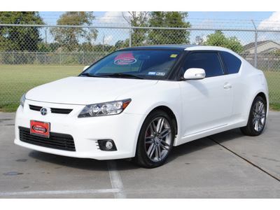 scion tc 2011 white hatchback 4 cylinders manual 77338