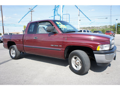 dodge ram 1500 2001 maroon pickup truck slt gasoline 8 cylinders rear wheel drive automatic 78654