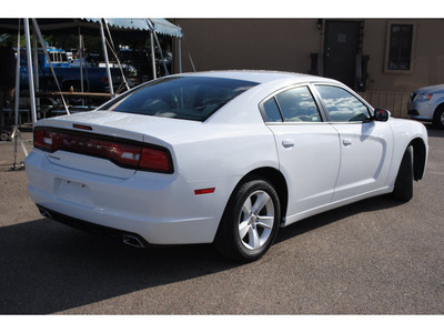 dodge charger 2011 white sedan 6 cylinders automatic 78539