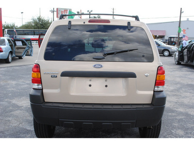 ford escape 2007 off white suv xlt 6 cylinders automatic 77023