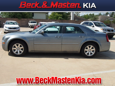 chrysler 300 2006 green sedan touring 6 cylinders 5 spd automatic 77375