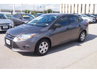 ford focus 2013 gray sedan s flex fuel 4 cylinders front wheel drive 5 speed manual 77074