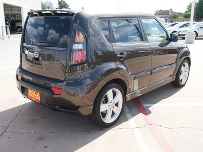 kia soul 2011 brown hatchback soul! 4 cylinders automatic 77375