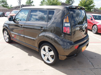 kia soul 2011 brown hatchback soul! 4 cylinders automatic 77375