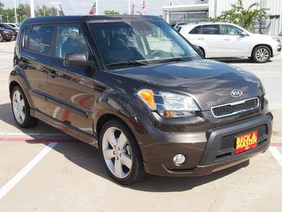 kia soul 2011 brown hatchback soul! 4 cylinders automatic 77375