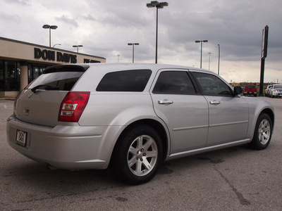 dodge magnum 2007 silver wagon se 6 cylinders automatic 76011