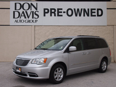 chrysler town and country 2012 silver van touring 6 cylinders automatic 76011