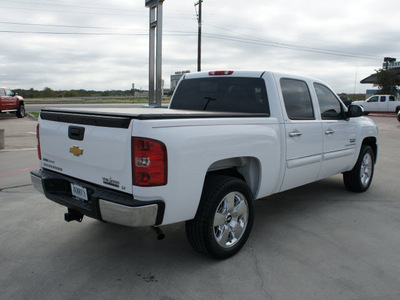 chevrolet silverado 1500 2010 white lt 8 cylinders automatic 76087