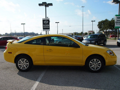 chevrolet cobalt 2009 yellow coupe ls xfe gasoline 4 cylinders front wheel drive 5 speed manual 76011