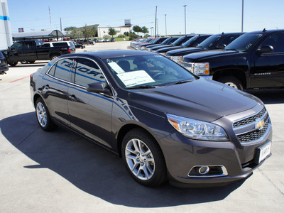 chevrolet malibu 2013 taupe gray sedan eco gasoline 4 cylinders front wheel drive 6 speed automatic 76087