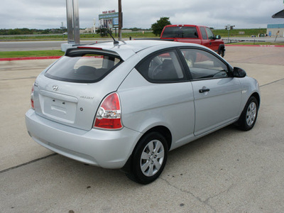 hyundai accent 2008 silver hatchback gs gasoline 4 cylinders front wheel drive 5 speed manual 76087