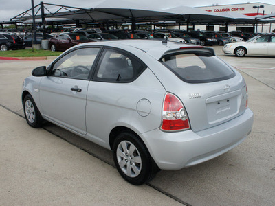 hyundai accent 2008 silver hatchback gs gasoline 4 cylinders front wheel drive 5 speed manual 76087
