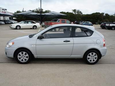 hyundai accent 2008 silver hatchback gs gasoline 4 cylinders front wheel drive 5 speed manual 76087