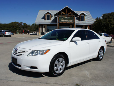 toyota camry 2009 white sedan le gasoline 4 cylinders front wheel drive automatic 76087