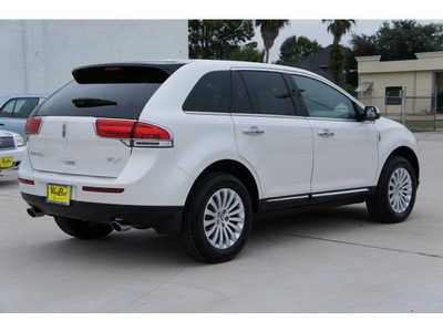 lincoln mkx 2013 white suv gasoline 6 cylinders front wheel drive automatic 77043