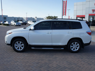 toyota highlander 2012 white suv gasoline 6 cylinders front wheel drive automatic 76087