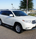 toyota highlander 2012 white suv gasoline 6 cylinders front wheel drive automatic 76087